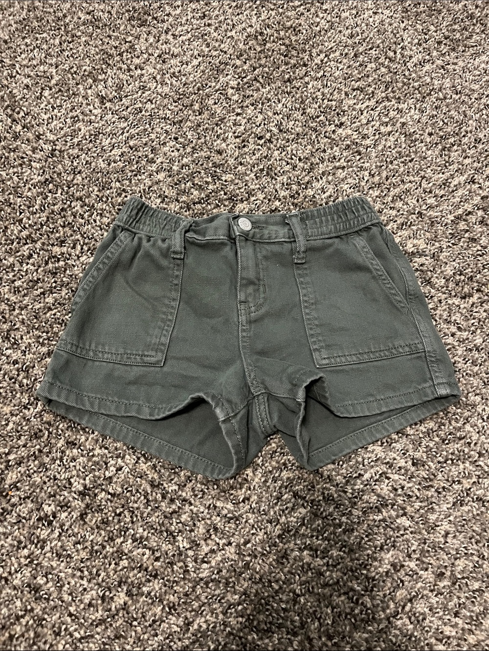 Old Navy Kids Utility Shorts in Olive